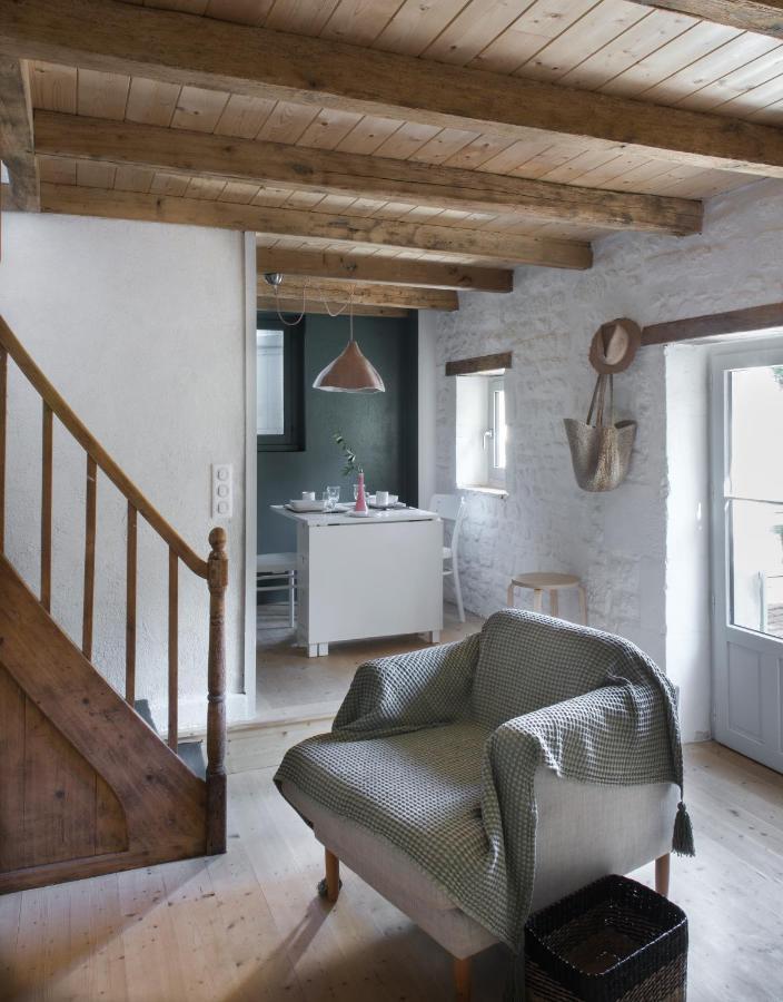 Gite Du Presbytere Port D'Envaux, Ravissante Maison De Charme Buitenkant foto