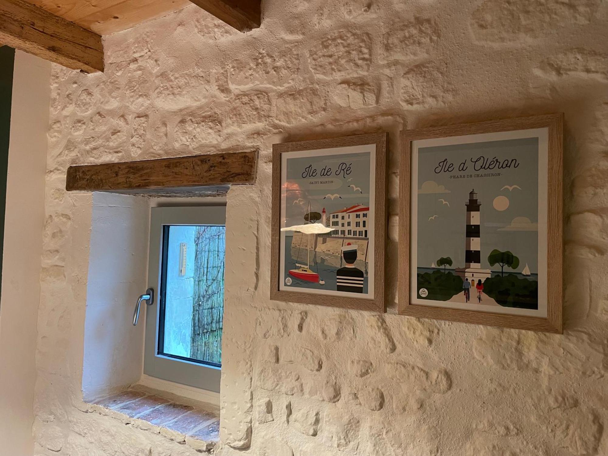 Gite Du Presbytere Port D'Envaux, Ravissante Maison De Charme Buitenkant foto